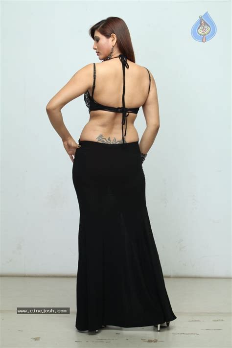Rishika Hot Photos Photo 21 Of 26