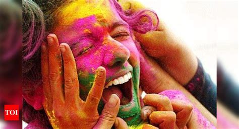 Holi 2017 Messages For Your Loved Ones Times Of India