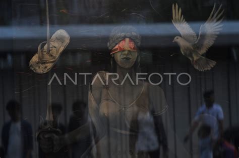 Pameran Seni Rupa Bergerak Di Tim Jakarta Antara Foto