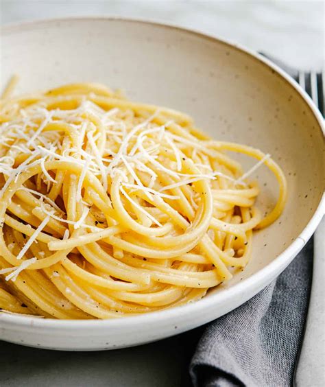 Bucatini Cacio E Pepe No Fail Method Pinch And Swirl