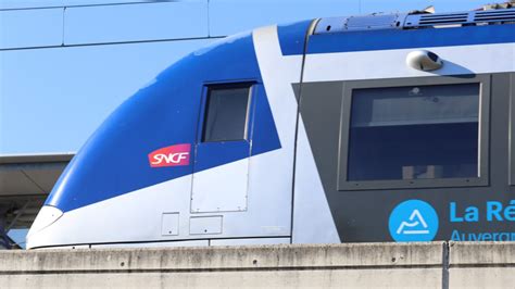 Une personne percutée par un train la circulation perturbée à la gare