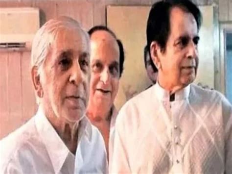 Dilip Kumar Younger Brother Ehsaan Khan Dies Of Covid 19 दिलीप कुमार के