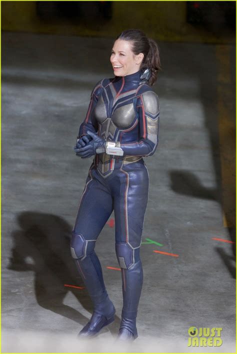 Paul Rudd And Evangeline Lilly Film Ant Man And The Wasp Together In Costume Photo 3973085