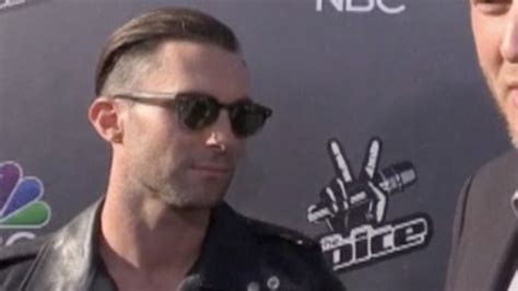 Adam Levine Shaves Half His Head For New Punk Rock Look Daily Mail Online