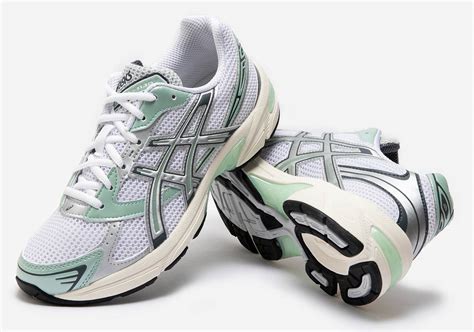 NAKED ASICS GEL 1130 1203A192 100 Date De Sortie Crumpe