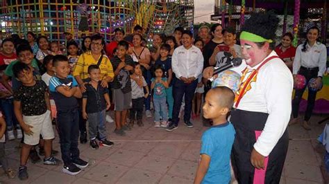 Jóvenes de la CROC Festejan a Niños de Tapachula por el Día de Reyes