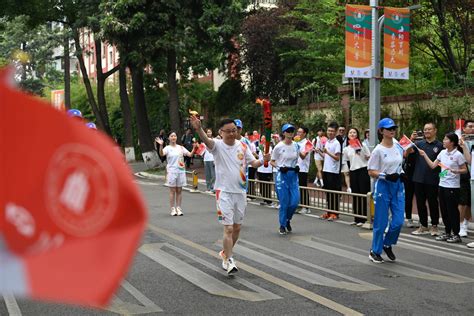 我是大运火炬手丨“重症八仙”之一康焰：希望更多优秀学子能加入重症医学科 凤凰网