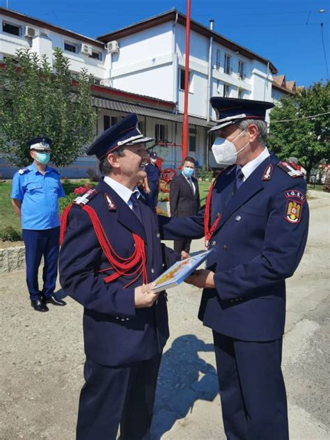 Foto Ase Ofi Eri I Subofi Eri Din Cadrul Isu Alba Au Fost Nainta I