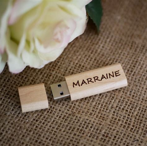 Petite Cl Usb En Bois Brut Grav E Personnaliser