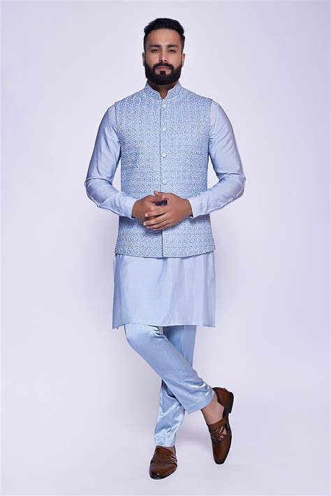 Buy Arjun Kilachand Blue Linen Silk Cut Dana Embroidered Bundi And