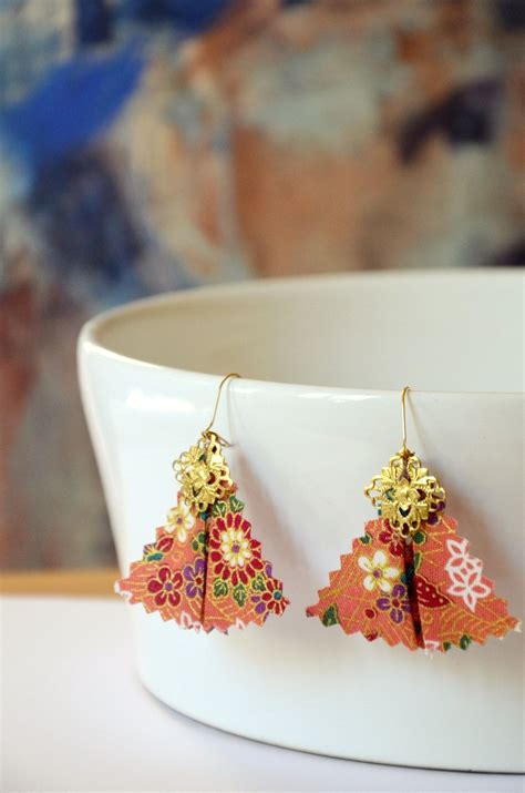 The Product Boucles D Oreilles Tissu Japonais Forme Plume Is Sold By