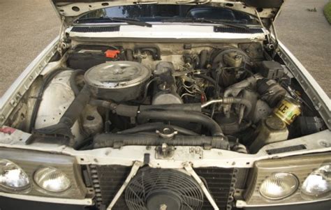 Mercedes 240D engine [Mercedes Benz 300TD]