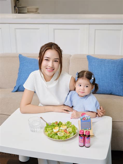 Bí quyết chăm da của hai hot mom U40 Salim và Diệp Lâm Anh là gì Tạp chí Đẹp