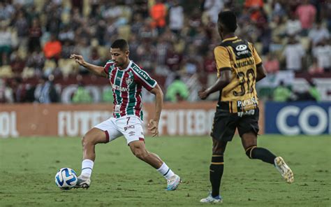 Fluminense vence o The Strongest e se isola na liderança do Grupo D da