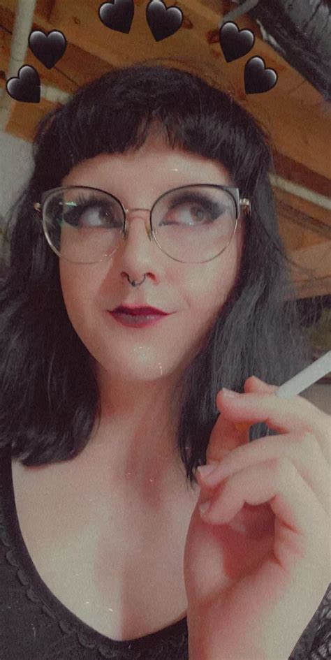 Smoking Always Makes Me So Hornyy Nudes Smokingfetish NUDE PICS ORG