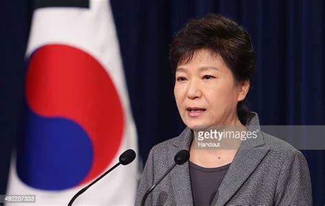 South Korean President Park Issues New Apology Over Ferry Disaster