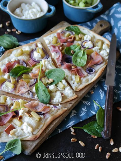 Jankes Seelenschmaus Herzhafter Rhabarber Flammkuchen