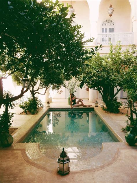 Traditional Riad Swimming Pool • Marrakech, Morocco | Mooie huizen ...