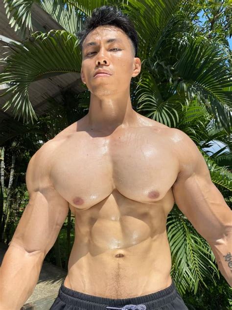 Muscle Men On Twitter Brock Nguyen Https T Co Eaoawwcfhj Twitter