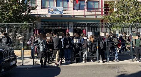 Prende Un Brutto Voto A Scuola E Si Lancia Dalla Finestra Morto Enne