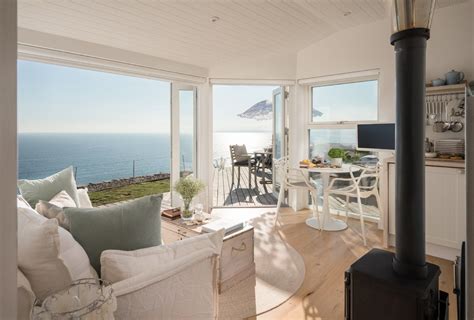 The Edge Luxury Self Catering Beach Hut Whitsand Bay Cornwall