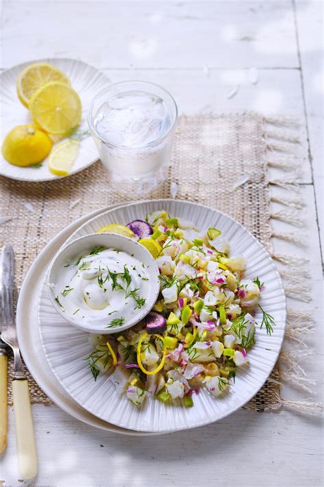 Un tartare de daurade et chantilly à l aneth LE GRAND PASTIS