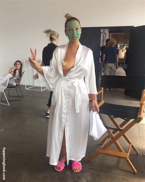 Sia Nude Fappedia