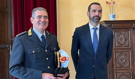 Messina Si Dimette Il Comandante Della Polizia Municipale Maurizio