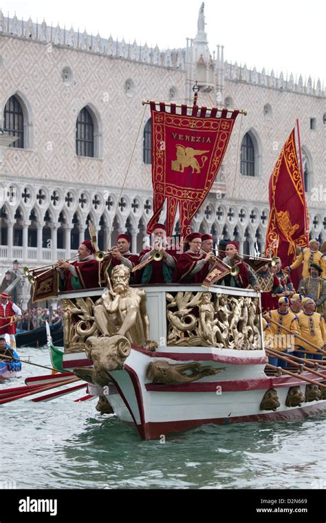 Traditionelle Regatta Venedig Fotos Und Bildmaterial In Hoher