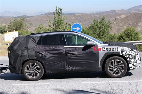 Facelifted Hyundai Tucson Spied With Less Camouflage CarExpert