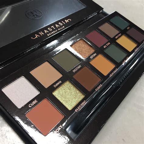 試色 ABH Subculture eyeshadow pallete 第一印象 試色 美妝板 Dcard