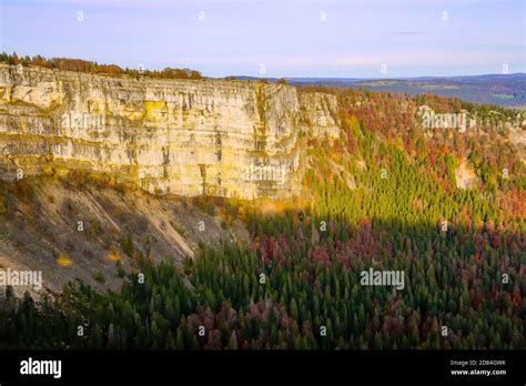 Haut plateau du creux du van Banque de photographies et dimages à