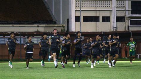 Persiapan Jamu Dewa United Para Pemain Persebaya Jalani Latihan Khusus