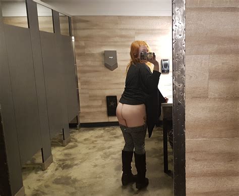 I Can T Ever Pass Up A Big Mirror Booty Shot In Public OC F Porn Pic