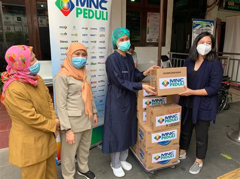 Foto Mnc Peduli Salurkan Makanan Dan Minuman Ringan Ke Puskesmas Di