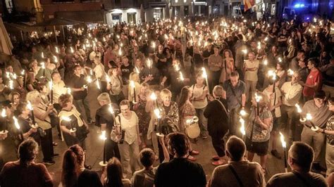 La Marxa De Torxes De Manresa Recupera La Unitat Amb Una Crida A Passar