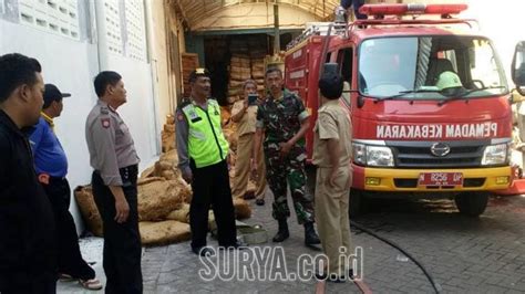 Gudang Penyimpanan Tembakau Di Malang Terbakar Kerugian Ratusan Juta