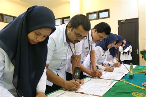 Pembacaan Dan Penandatangan Pakta Integritas Komitmen Bersama