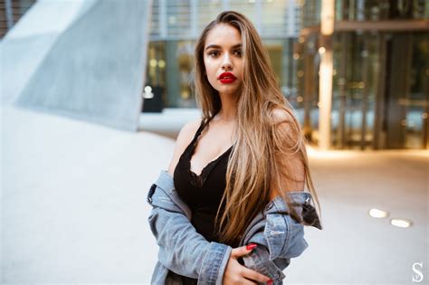 Wallpaper Women Brunette Brown Eyes Red Lipstick Black Tops Jean