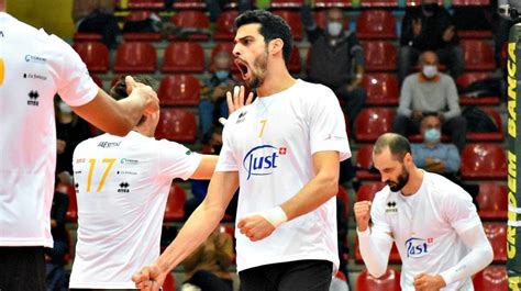 Volley ball qui est Jonas Aguenier l unique international français