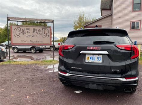 Show Off Your Husky License Plate Alumni News