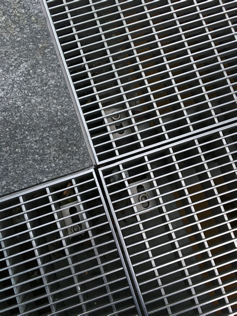 metal grate walkway design