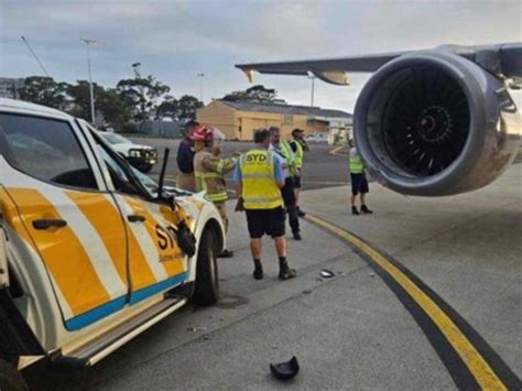 Jetstar Plane Crashes Into Ute At Sydney Airport Nt News