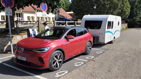 Tracter une caravane avec une voiture électrique est ce vraiment