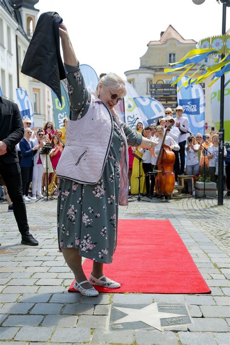 Celińska Piekarczyk i Kwietniewska odsłonili swoje gwiazdy w Opolu