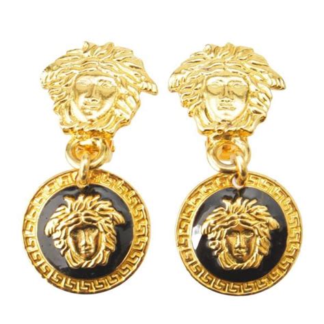 ジャンニ ヴェルサーチ Gianni Versace メデューサ スイング イヤリング ゴールド 中古 通販 Retro レトロ