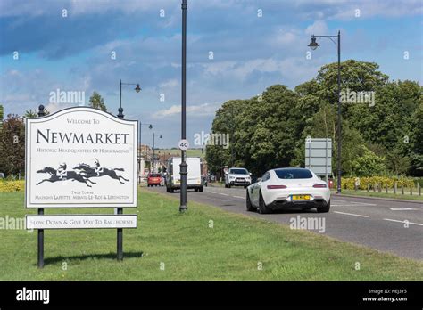 Bienvenido A Newmarket Town Center Sign Fotografías E Imágenes De Alta