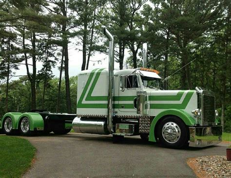 Pin By Ray Leavings On Peter Bilt Trucks Peterbilt Trucks Big Trucks