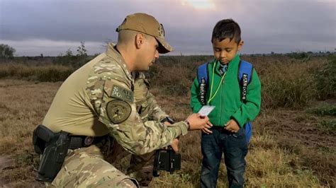 Terrified 2-year-old dumped across border by human smugglers, with note ...