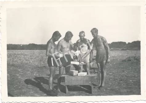 Foto Wk Ii Wehrmacht Soldaten Stellung Nude Nackt Maintenon France